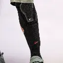 Leatt_Protection_KneeGuard_6.0EVOEXT_Black_Mood8_50260111060_49a59dc7-ae16-41b5-80b7-86957e7f045e.webp