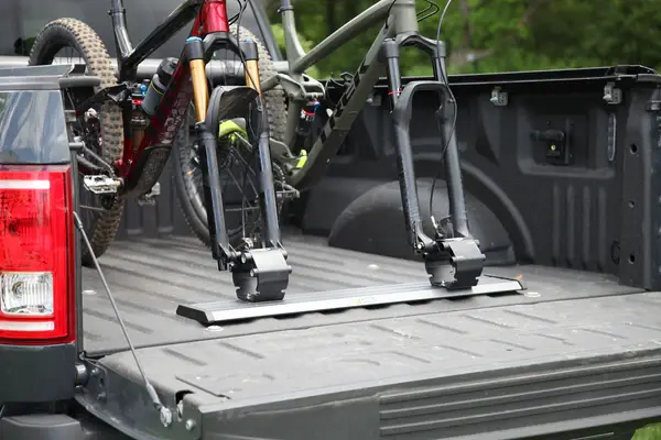 SOPORTE PARA HORQUILLA DE BIBICLETA LIBERACIÓN RÁPIDA SARIS TRAPS .webp