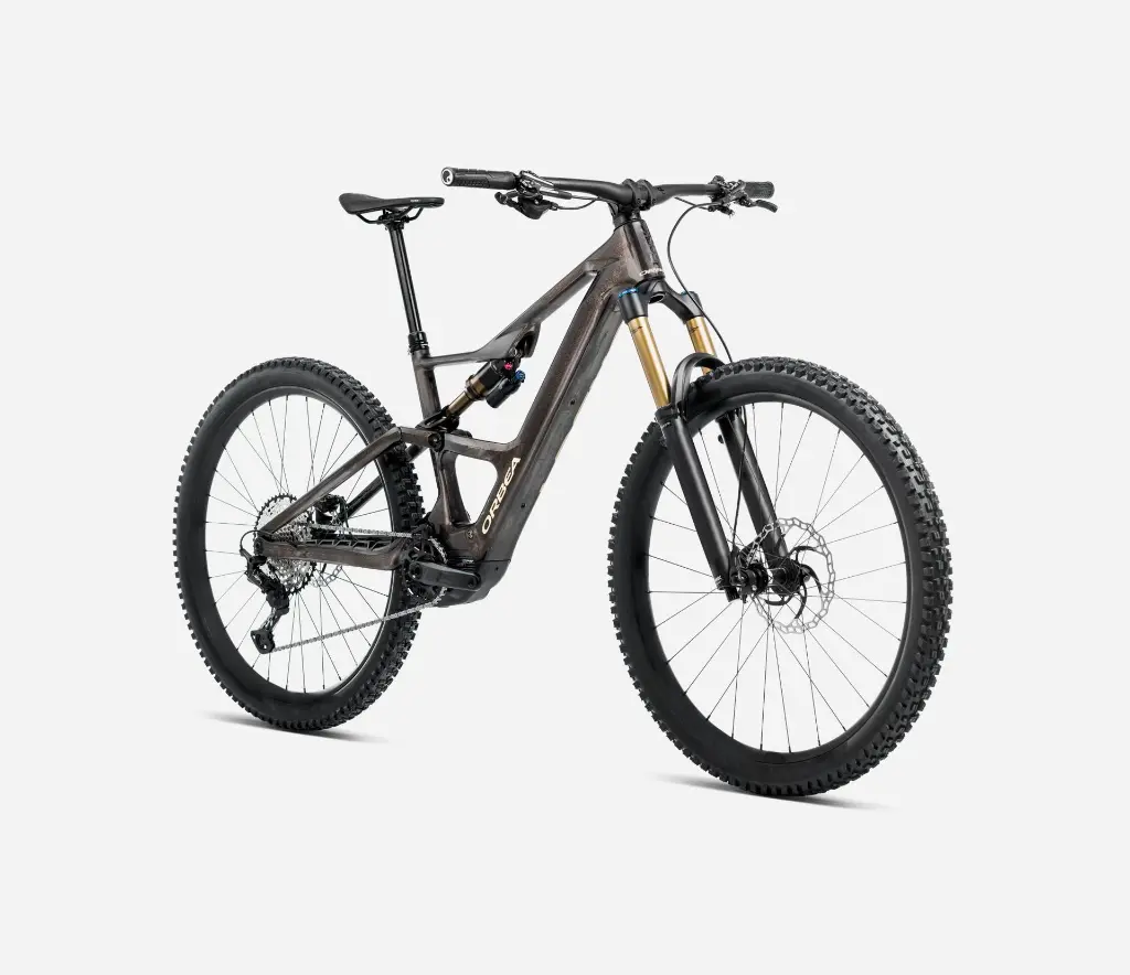 S338TTCC-SX-FRONT-RISE_LT_M10_over.webp