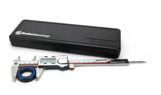MT-003 JUEGO DE CALIBRADORES DIGITALES DE ACERO INOXIDABLE 6" PULGADAS